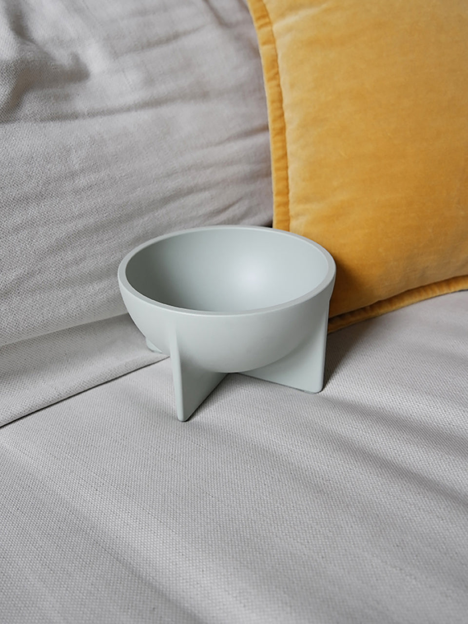 Small Standing Bowl (4 Colors)